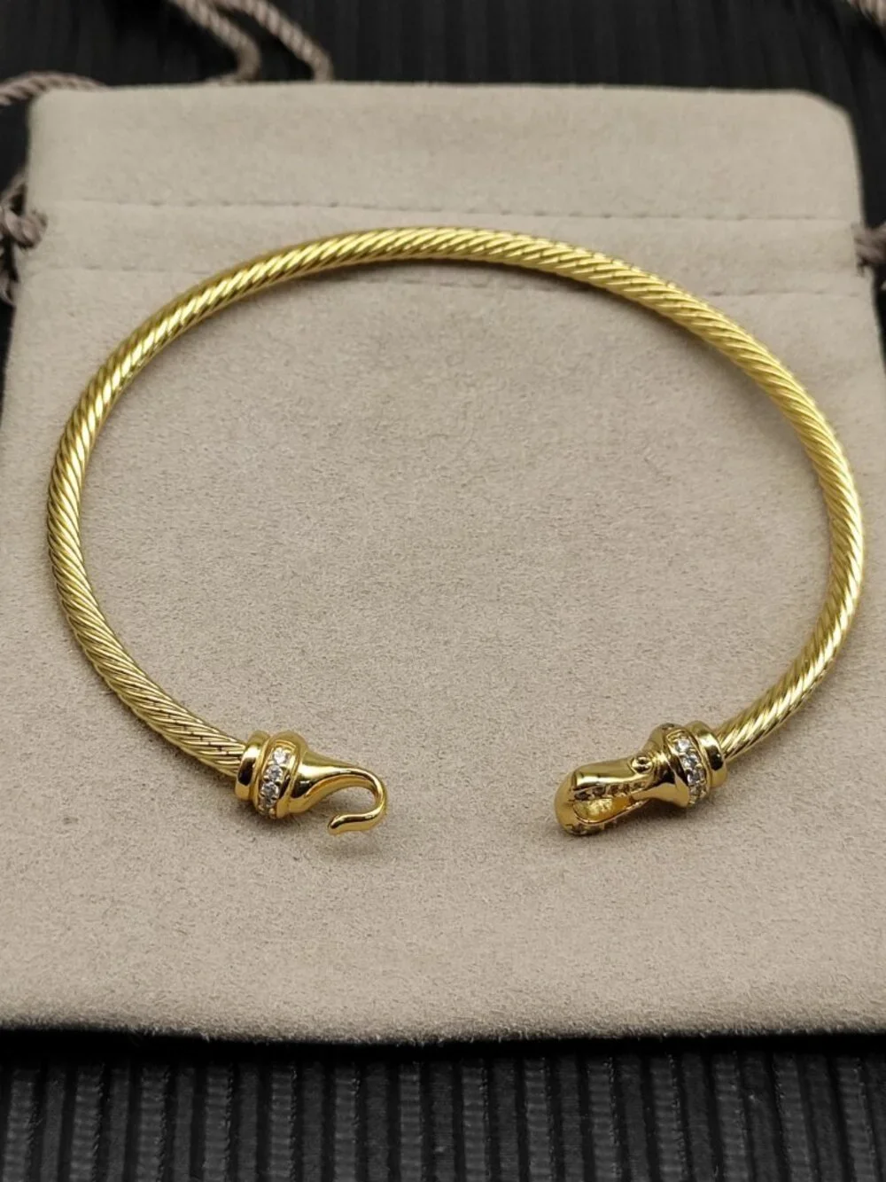 😙David Yurman😙 3mm Bracelet with diamond hook head